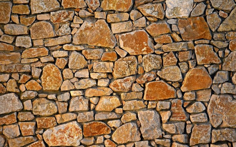 Bygga Stenmur – Vad du Bör Veta [Tips & Guide]