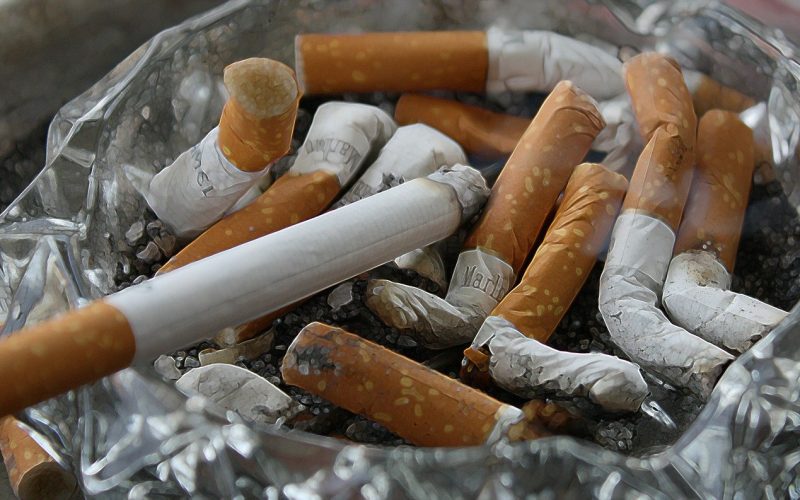 Så blir du av med Cigarettlukt i ditt Hus – Bästa Tips