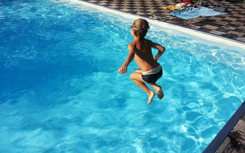 6 Tips som hjälper dig att Hålla din Pool Ren