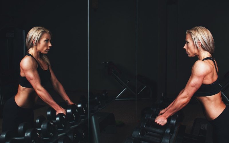 12 Kreativa Hemgym-Idéer för att nå dina Träningsmål Snabbt