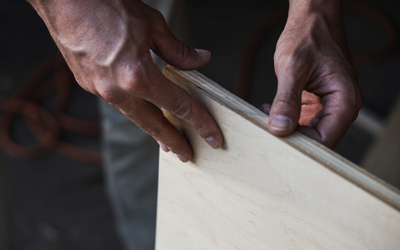 Måla på Plywood – Så Gör du Steg för steg!