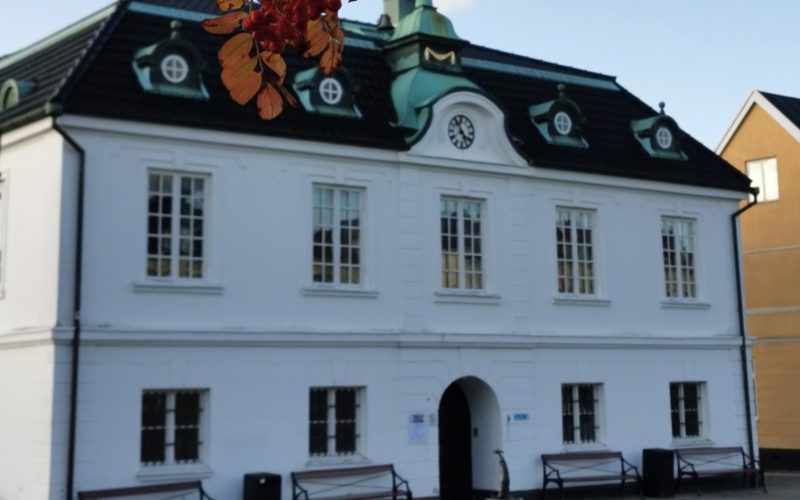Historiskt Rådhus i Laholm Genomgår Noggrann Renovering Denna Höst